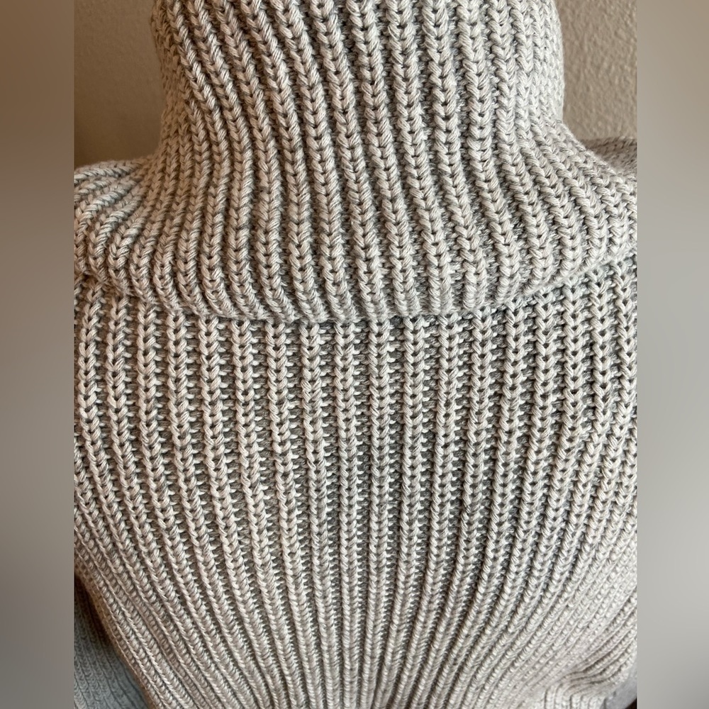 Bobi Black~NWT~Cozy Cotton Turtleneck~Waist Cropped Sweater~Ivory/Gray~Size M - Picture 13 of 16